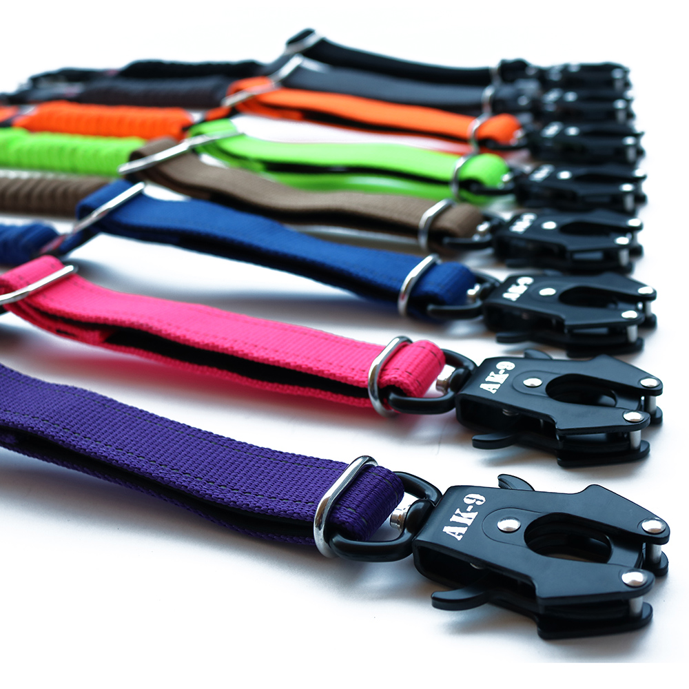 AK-9 Combat Clip Car Safety Seat Bet All Colours Clip Zoom AK-9 Combat Clip Car Safety Seat Bet All Colours Clip Zoom